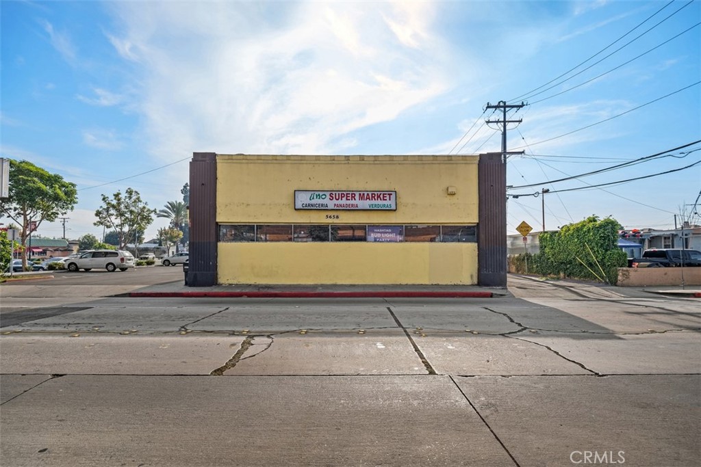 5658 Clara Street Property Photo 6