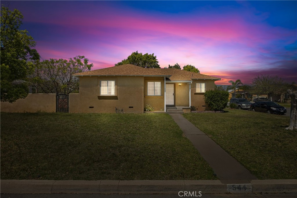 544 W Grove Street Property Photo 2