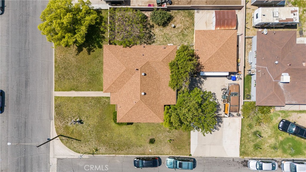 544 W Grove Street Property Photo 4