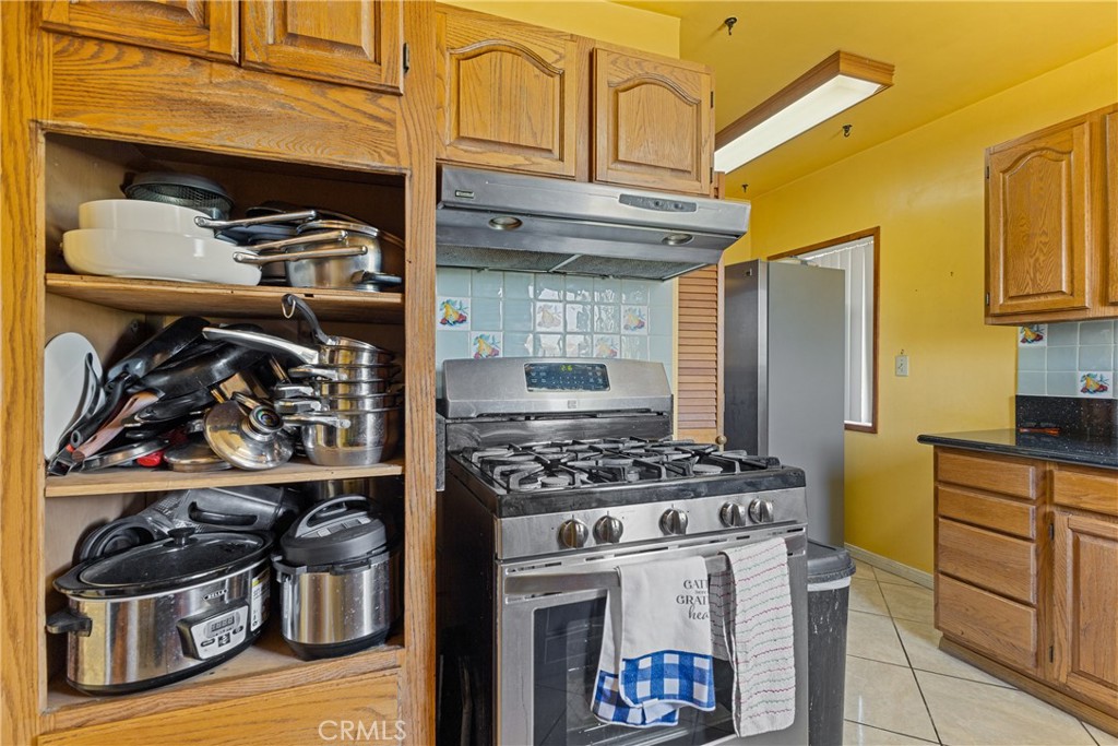 544 W Grove Street Property Photo 8