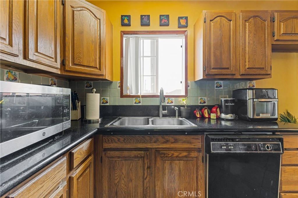 544 W Grove Street Property Photo 10