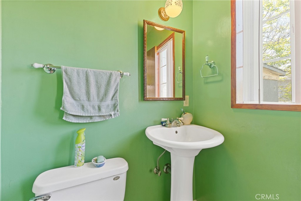 544 W Grove Street Property Photo 19
