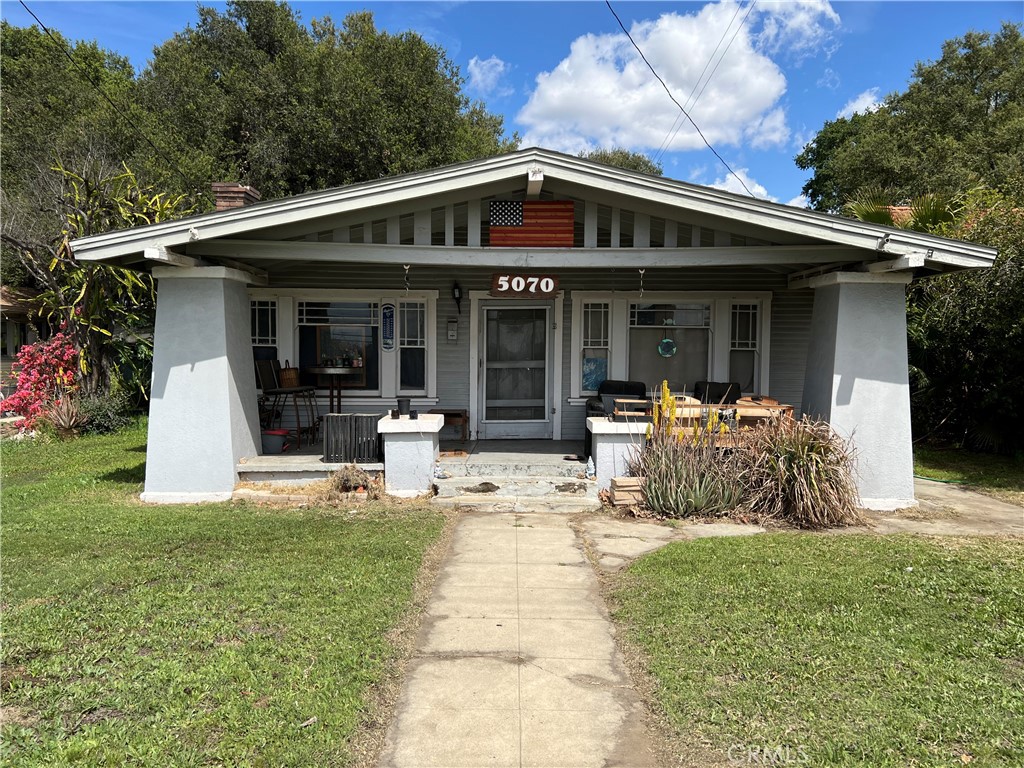 5070 Riverside Drive Property Photo 1