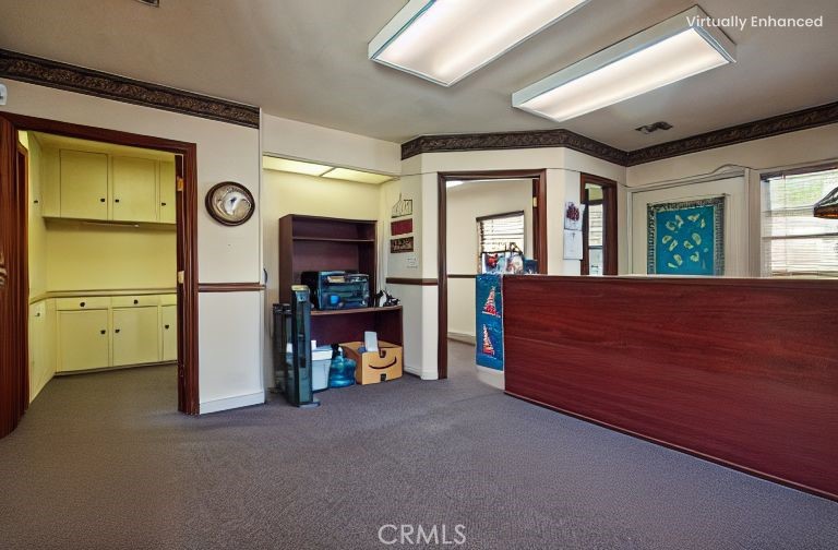 301 N Vine Street Property Photo 4