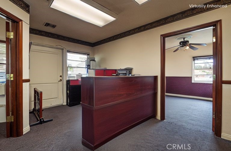 301 N Vine Street Property Photo 5