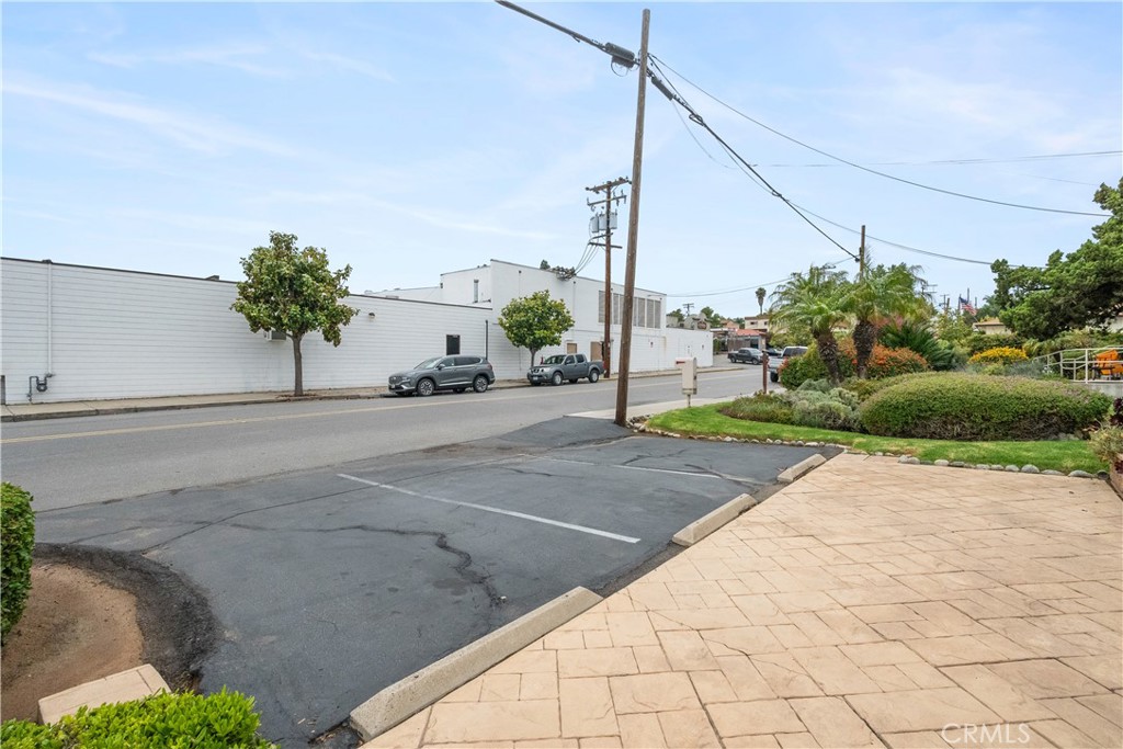 301 N Vine Street Property Photo 12