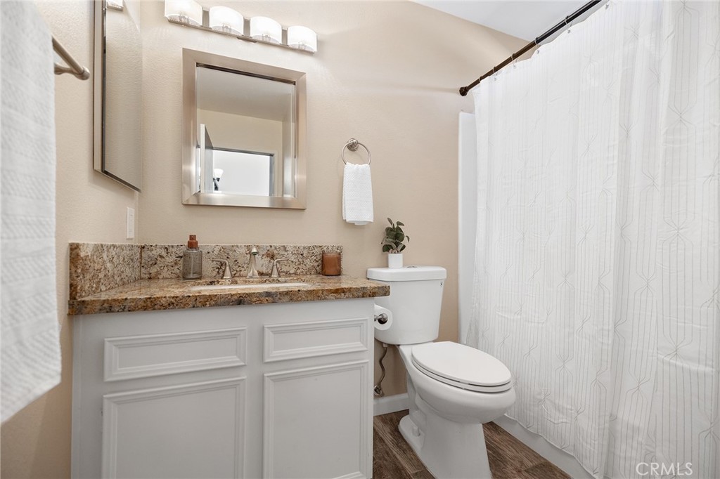 140 E El Norte Parkway 8 Property Photo 17