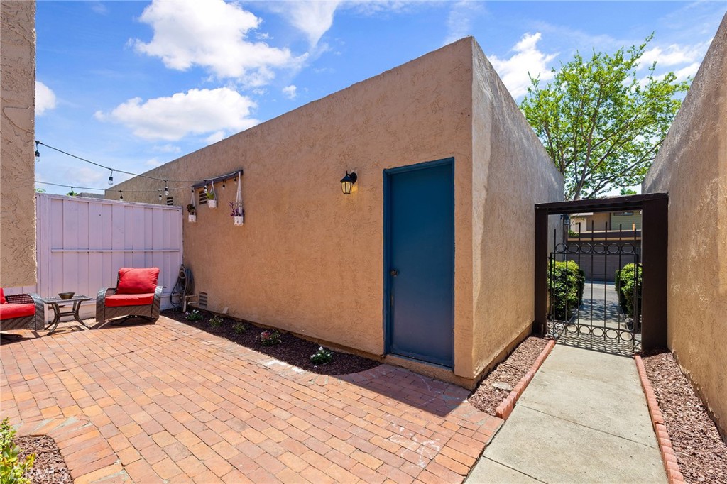 140 E El Norte Parkway 8 Property Photo 21