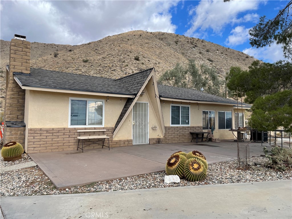 48572 Park Avenue Property Photo 1