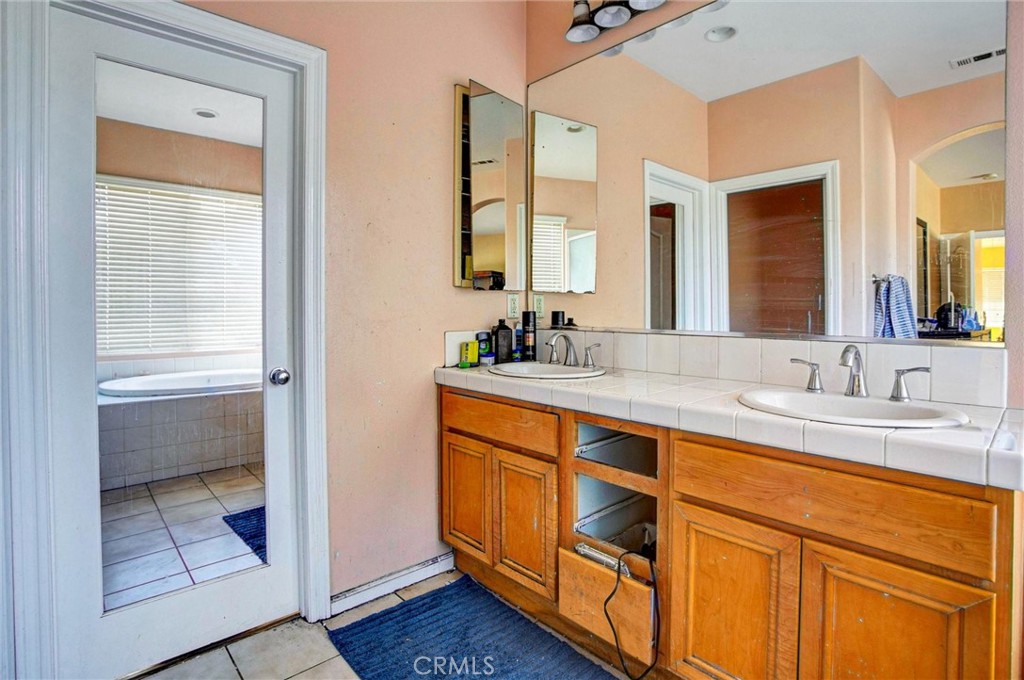 3295 E Springcreek Property Photo 34
