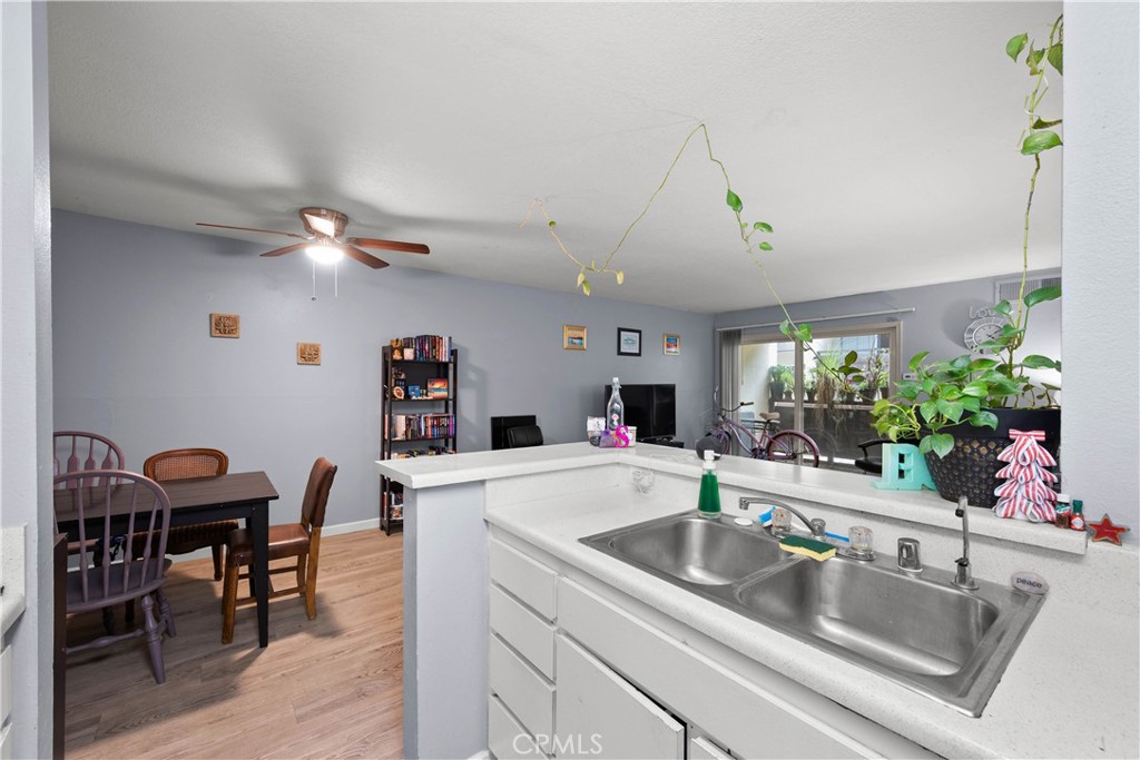 1625 Hotel S Property Photo 5