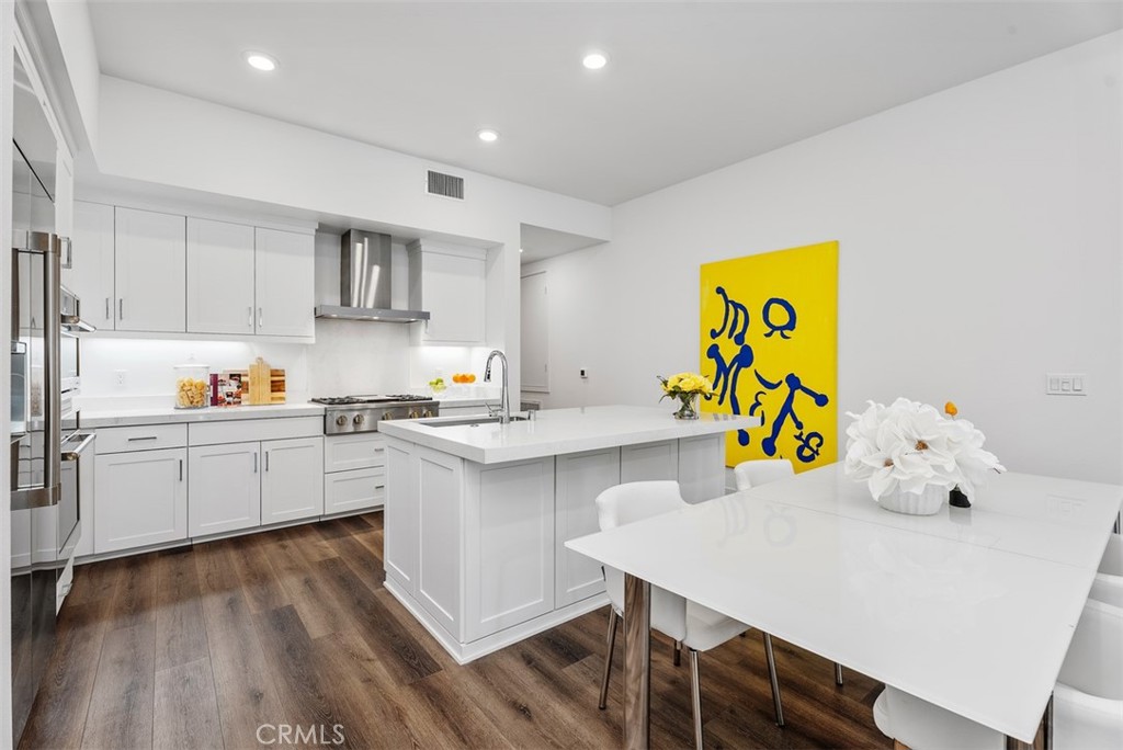 3305 Rivington Property Photo 3