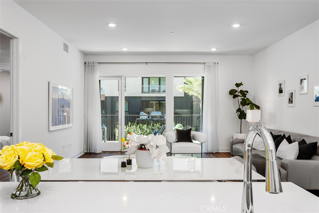 3305 Rivington Property Photo 4