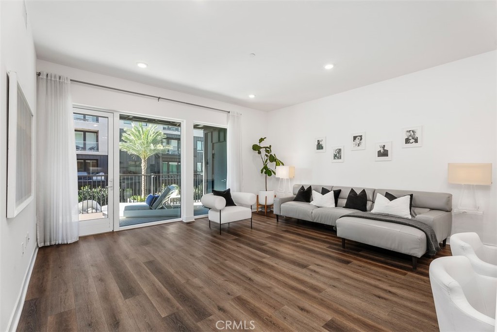 3305 Rivington Property Photo 6
