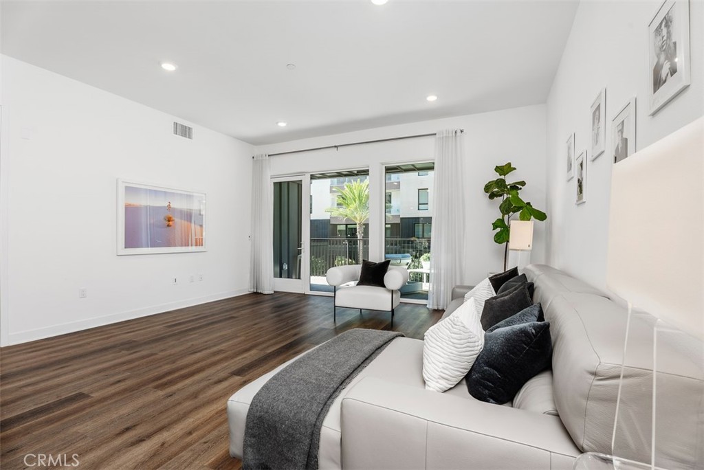 3305 Rivington Property Photo 7