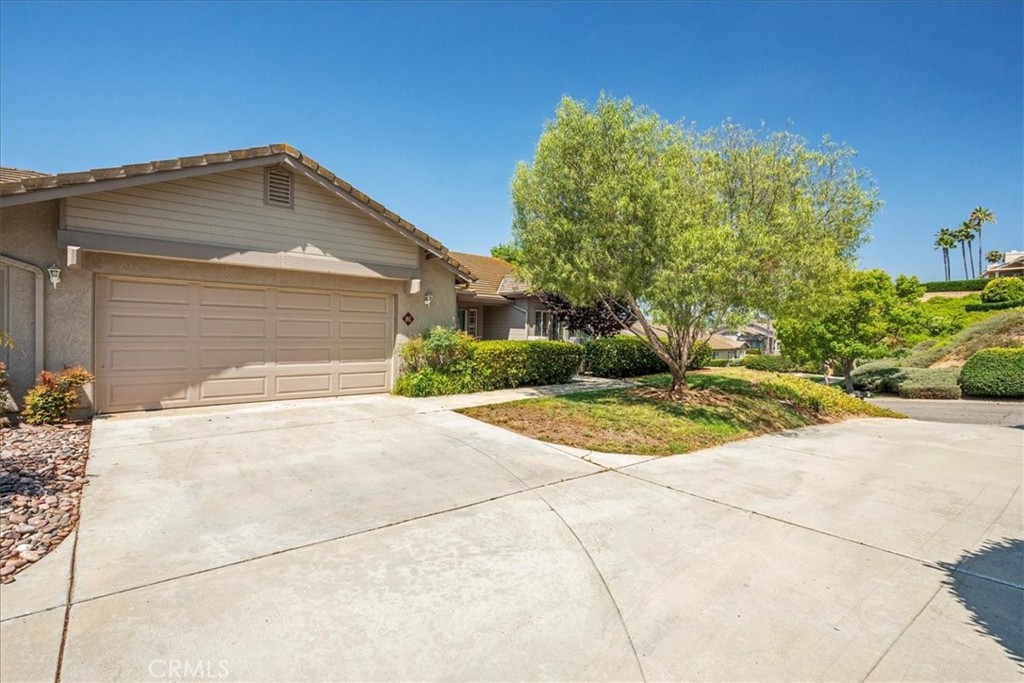 81 Via Larga Property Photo 1
