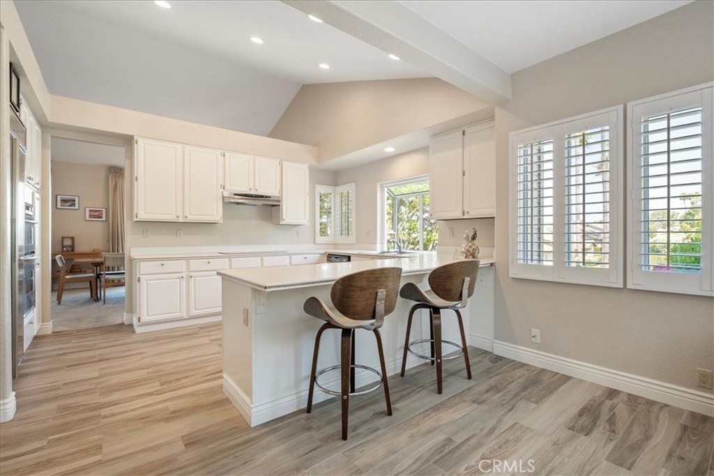 81 Via Larga Property Photo 4