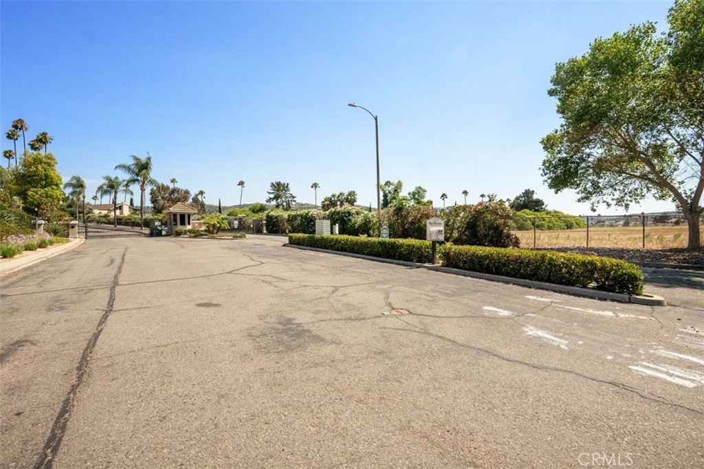 81 Via Larga Property Photo 43