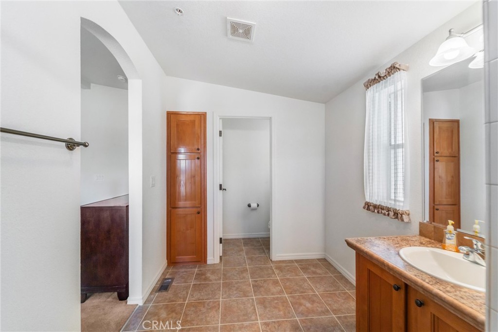 741 Wells Fargo Property Photo 25