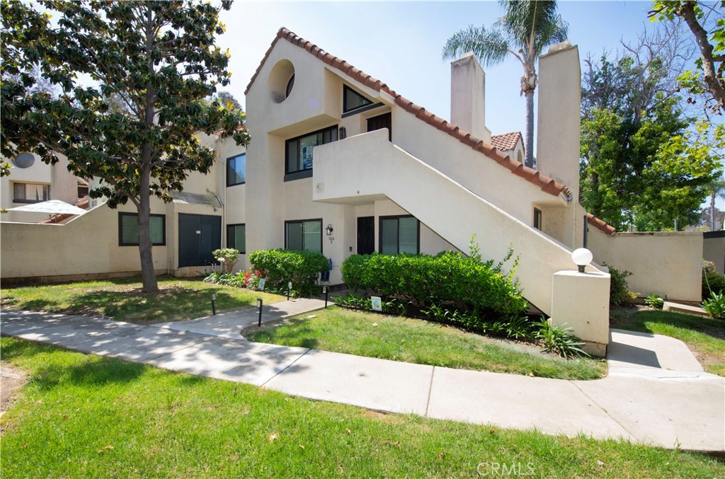 333 N Melrose Drive E Property Photo 1