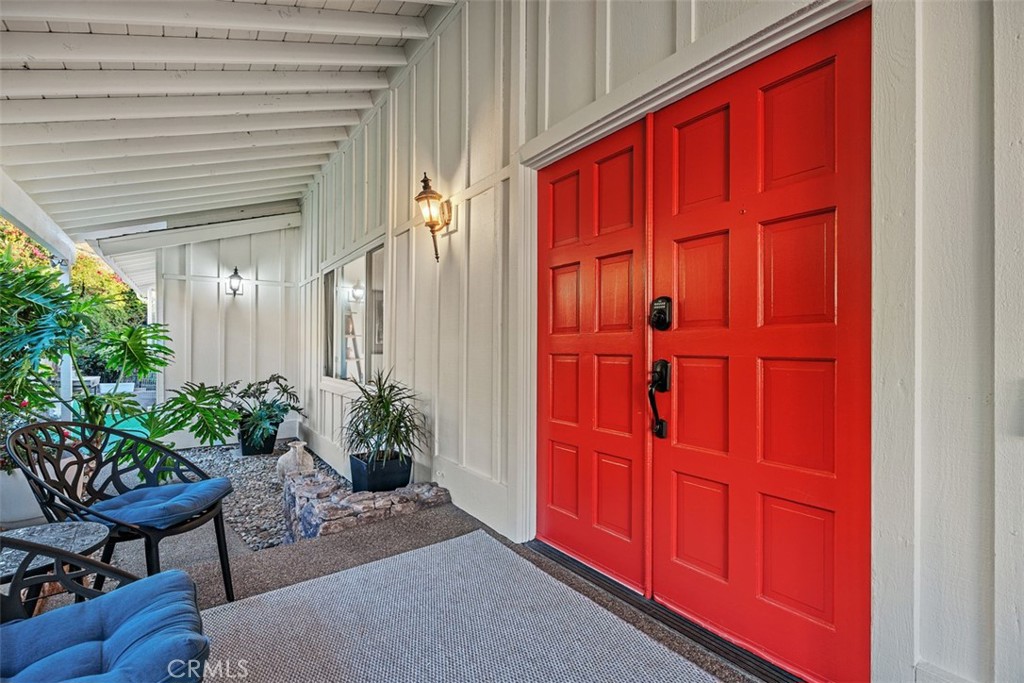 775 Old Oak Ridge Property Photo 4