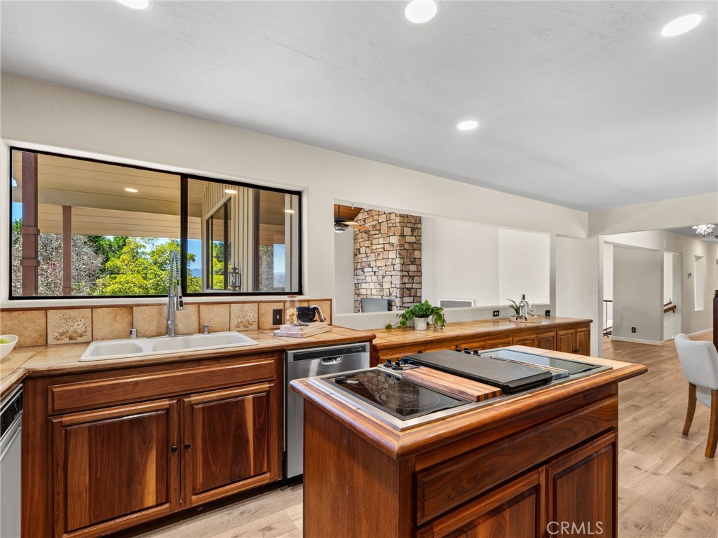 2248 Mil Sorpresas Property Photo 12