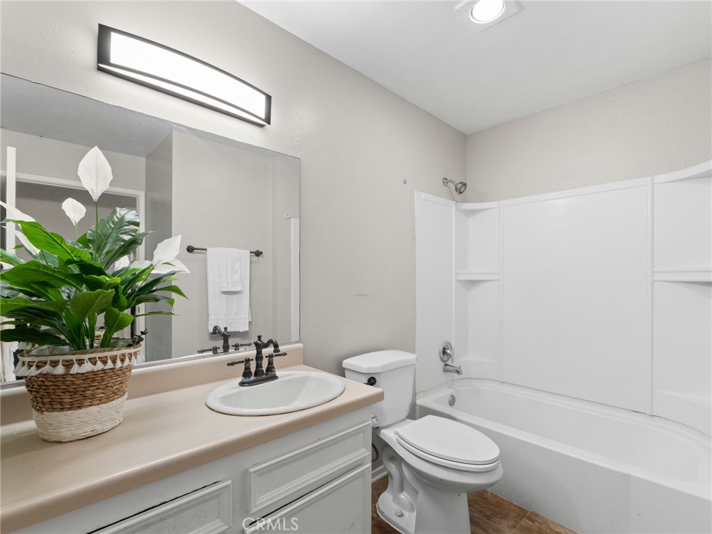 512 Sandalwood 1 Property Photo 33