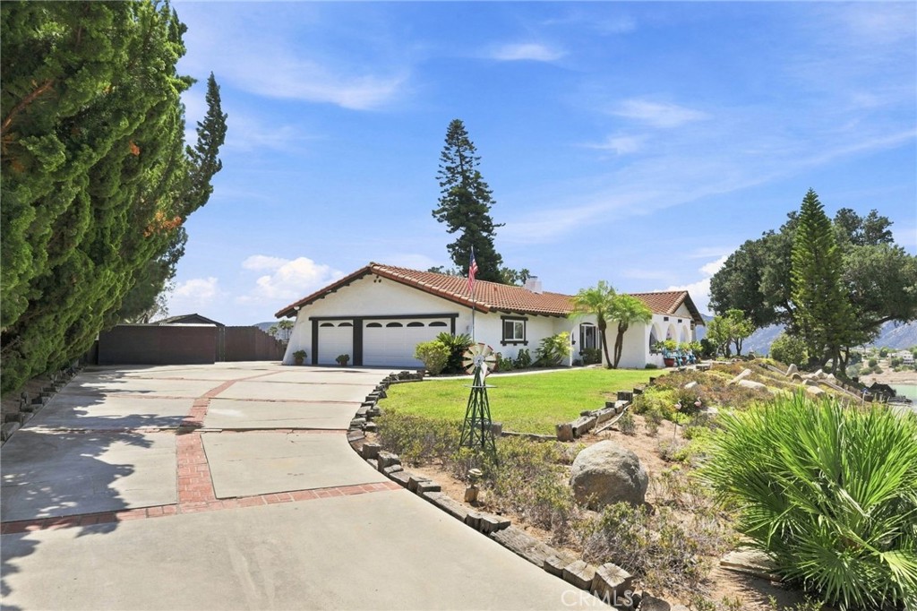 1229 Via Sendero Property Photo 1