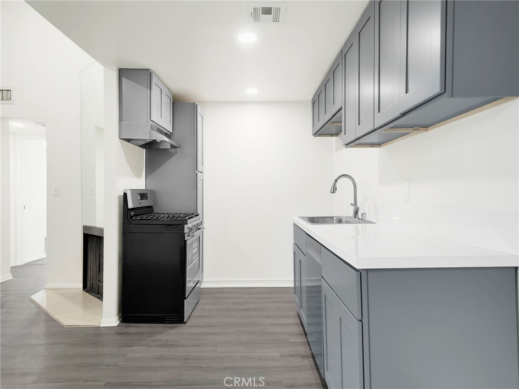 9038 Orion Avenue 209 Property Photo 2