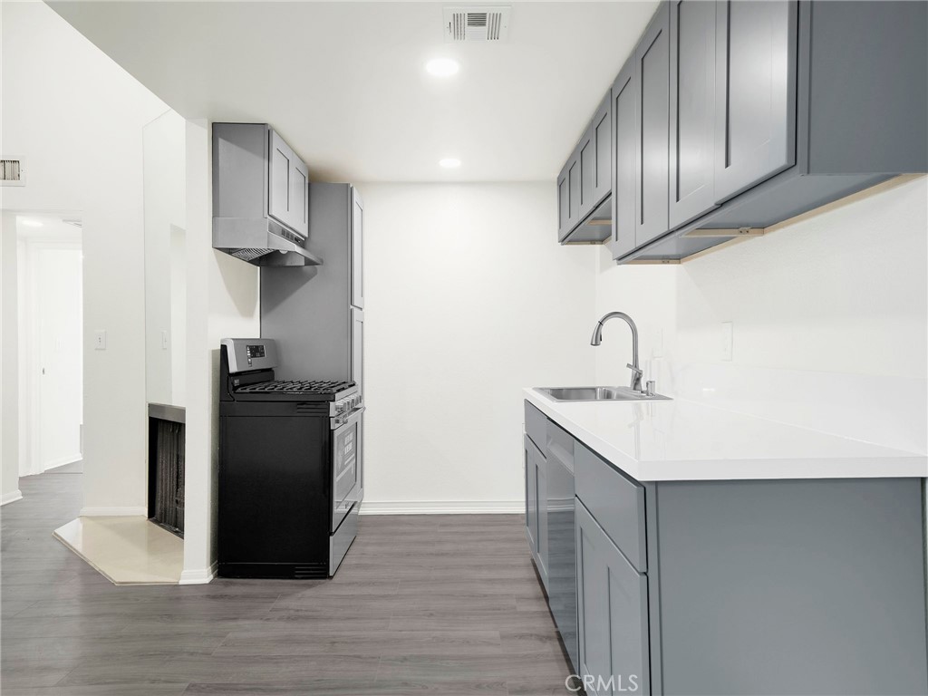9038 Orion Avenue 209 Property Photo 2
