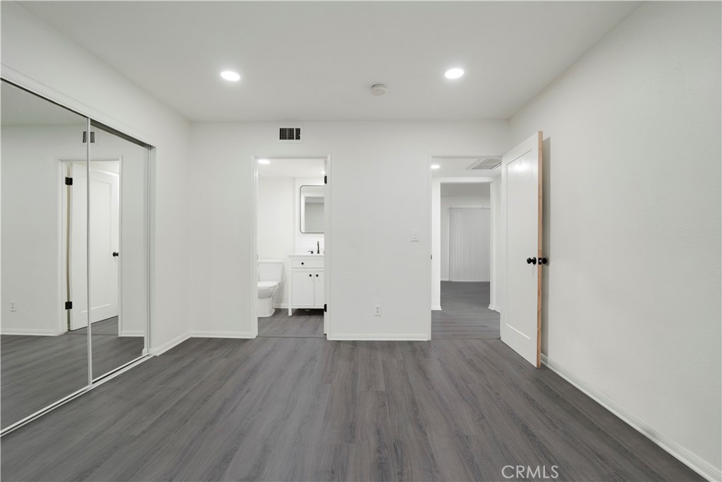 9038 Orion Avenue 209 Property Photo 5