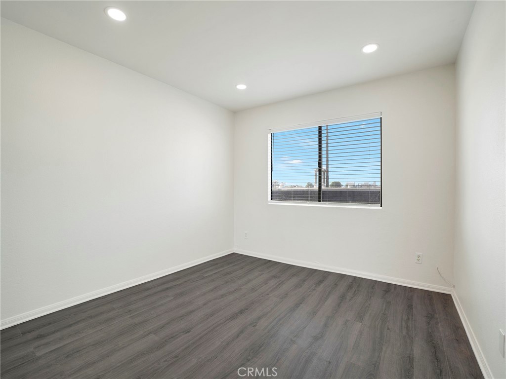 9038 Orion Avenue 209 Property Photo 7
