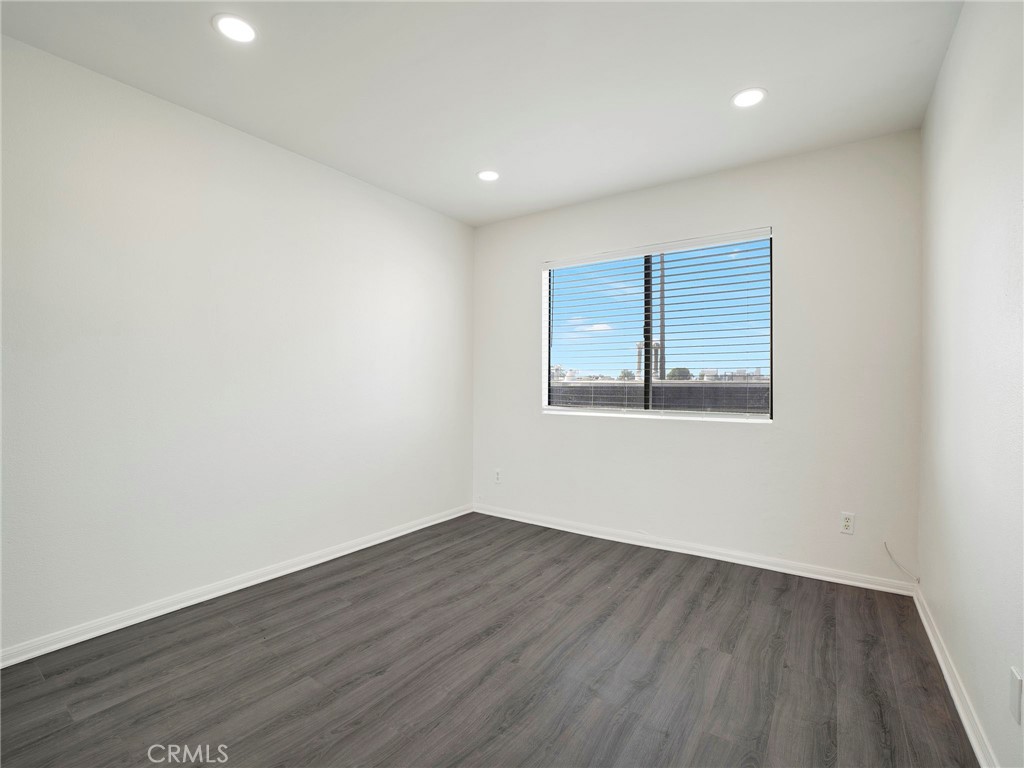9038 Orion Avenue 209 Property Photo 7