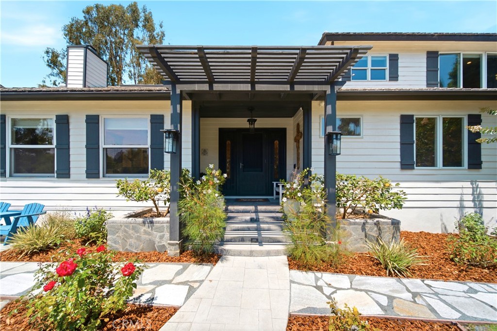 15159 Rancho Real Property Photo 4