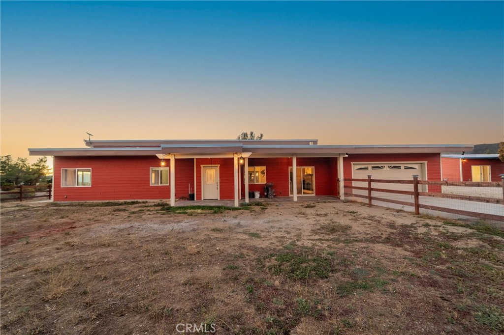 37626 Cruces Property Photo 2