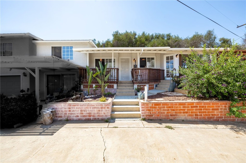 2576 Green Hills Property Photo 4
