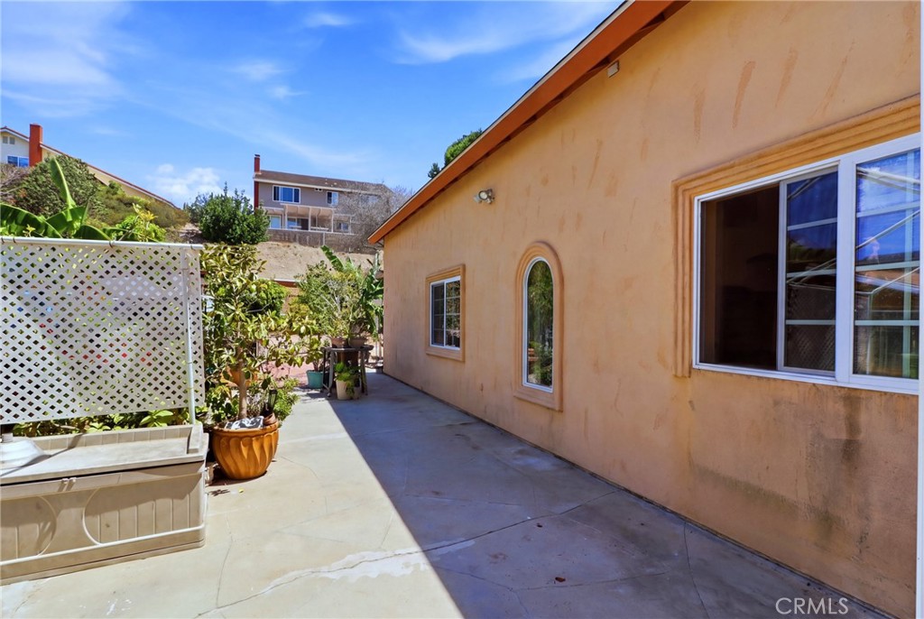 1354 Cornish Property Photo 21