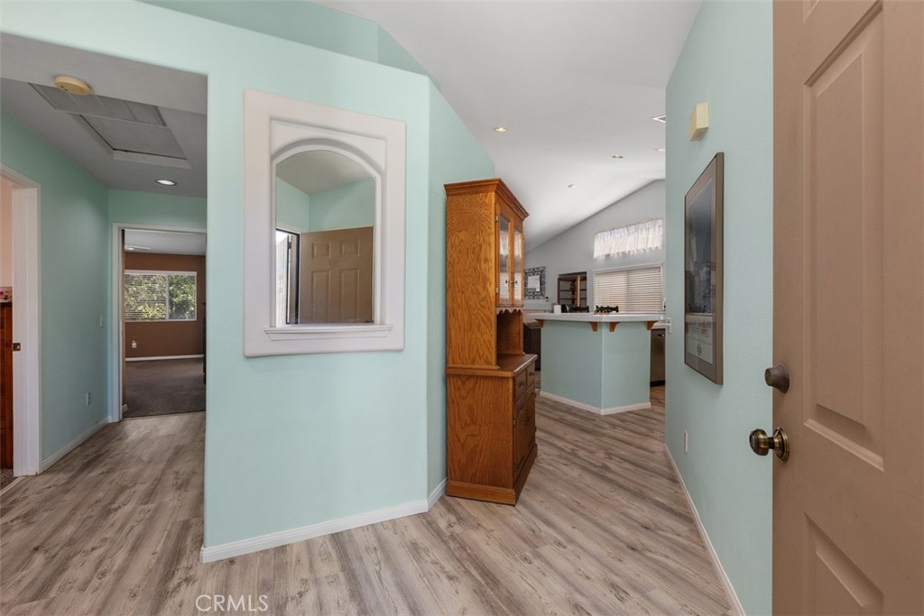 4933 Lake Shore Court Property Photo 7