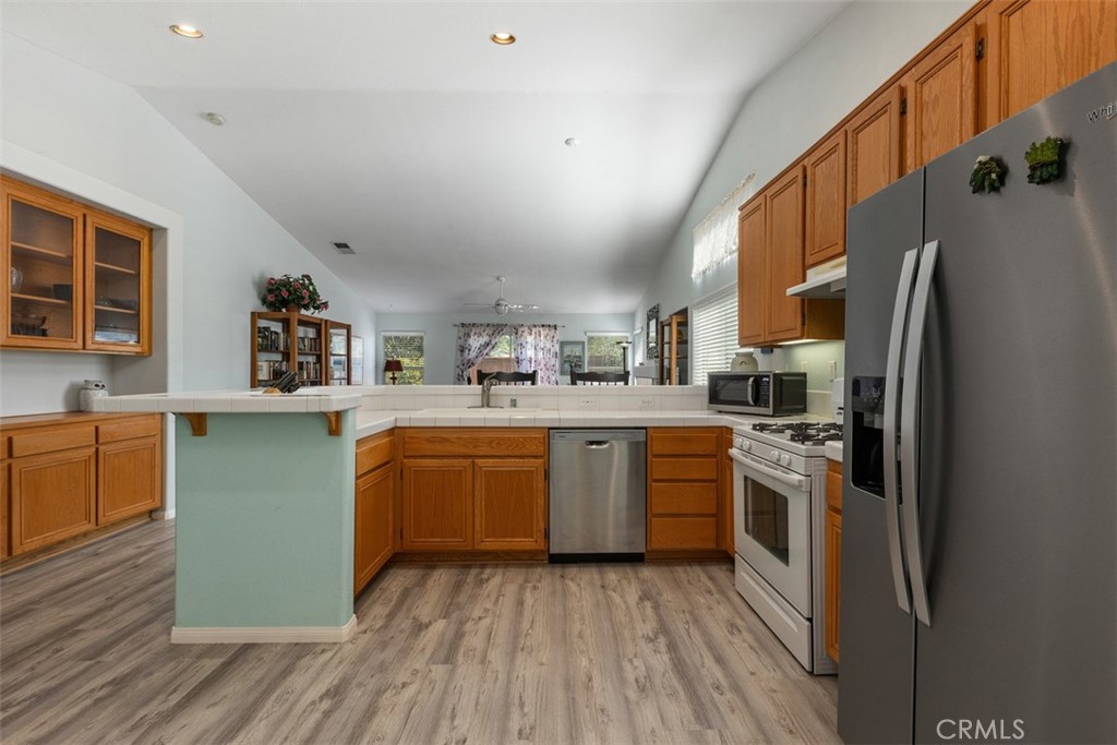4933 Lake Shore Court Property Photo 11