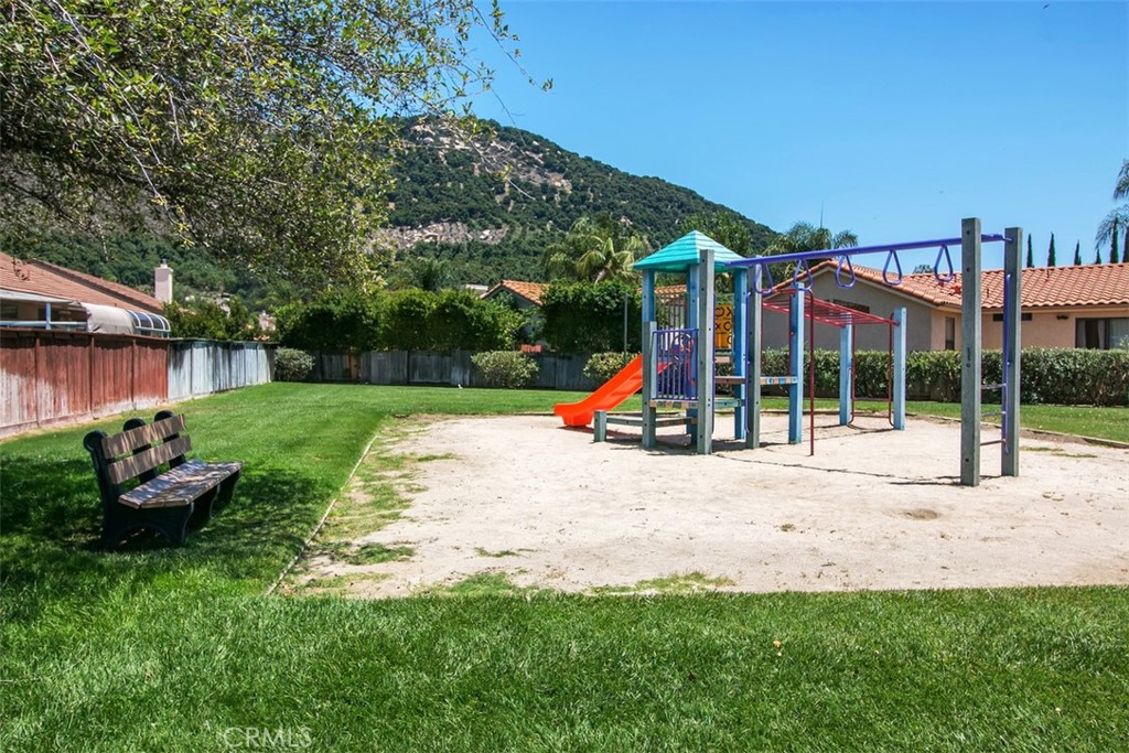 4933 Lake Shore Court Property Photo 41