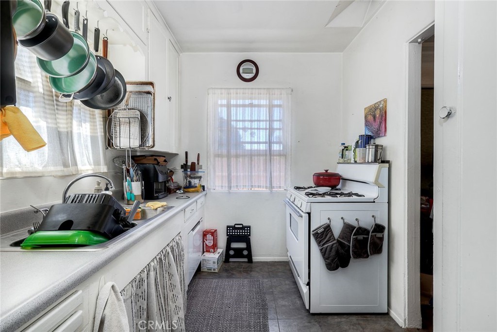 4918 4920 Del Monte Avenue Property Photo 11