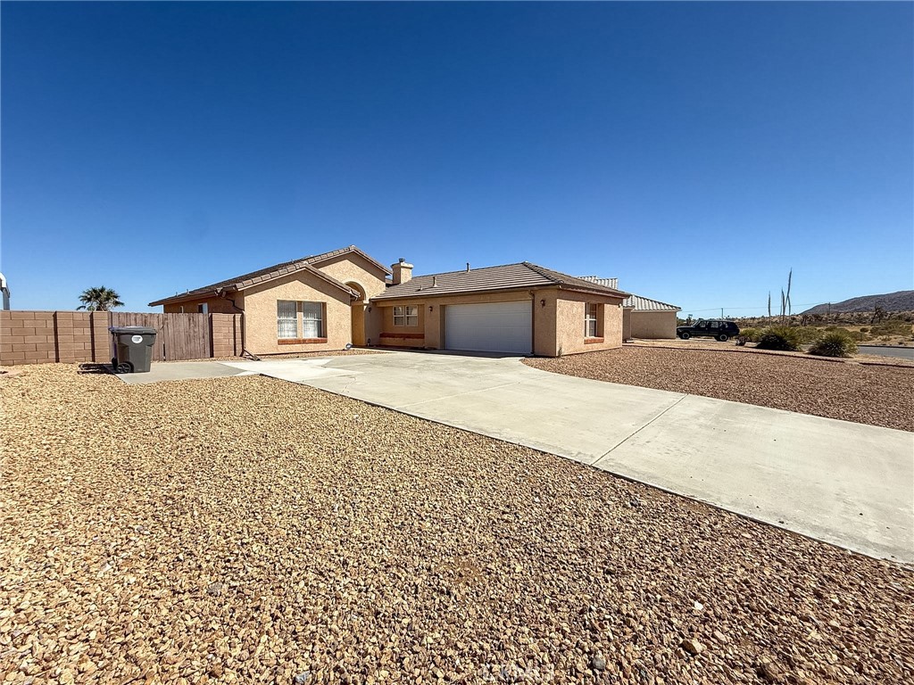 58370 Mountain View Property Photo 2