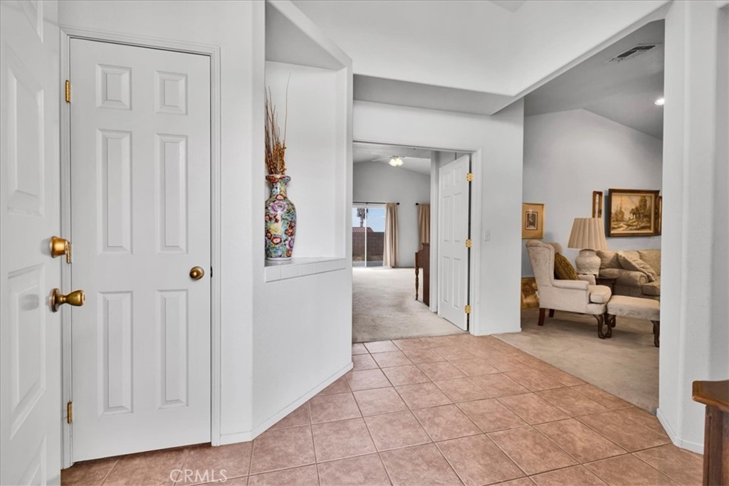 58370 Mountain View Property Photo 3