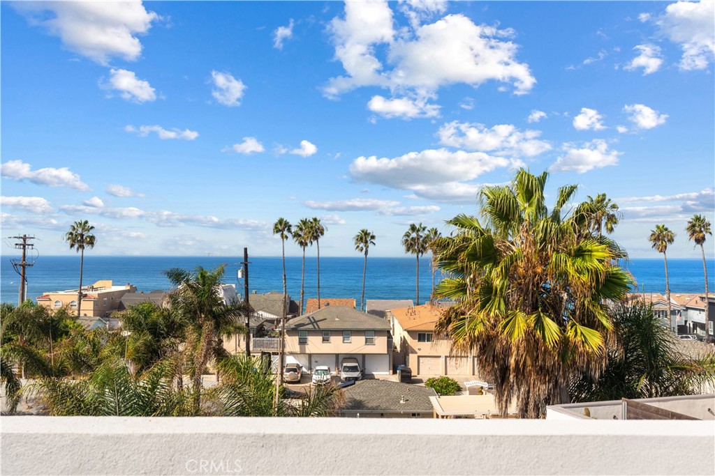 215 Oceanside Blvd 2 Property Photo 3