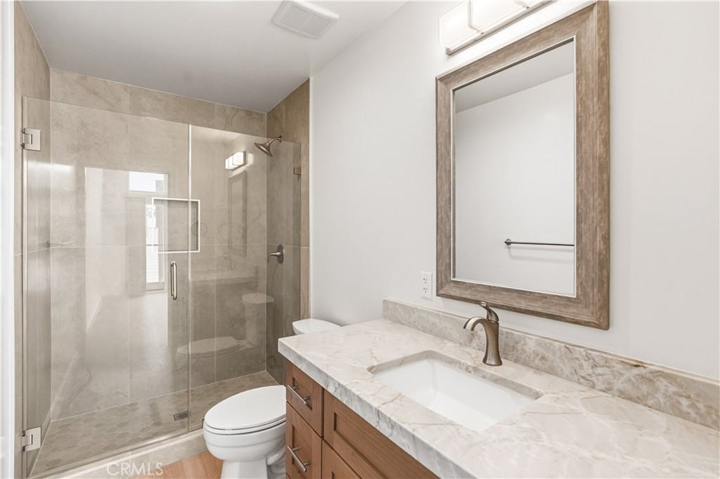 215 Oceanside Blvd 2 Property Photo 11
