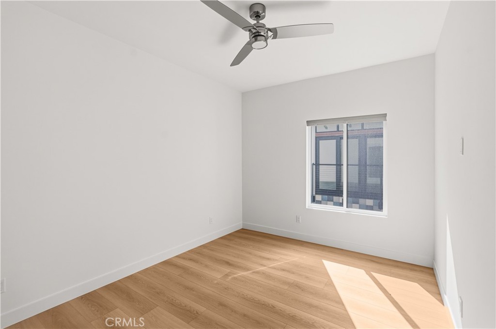 215 Oceanside Blvd 2 Property Photo 12