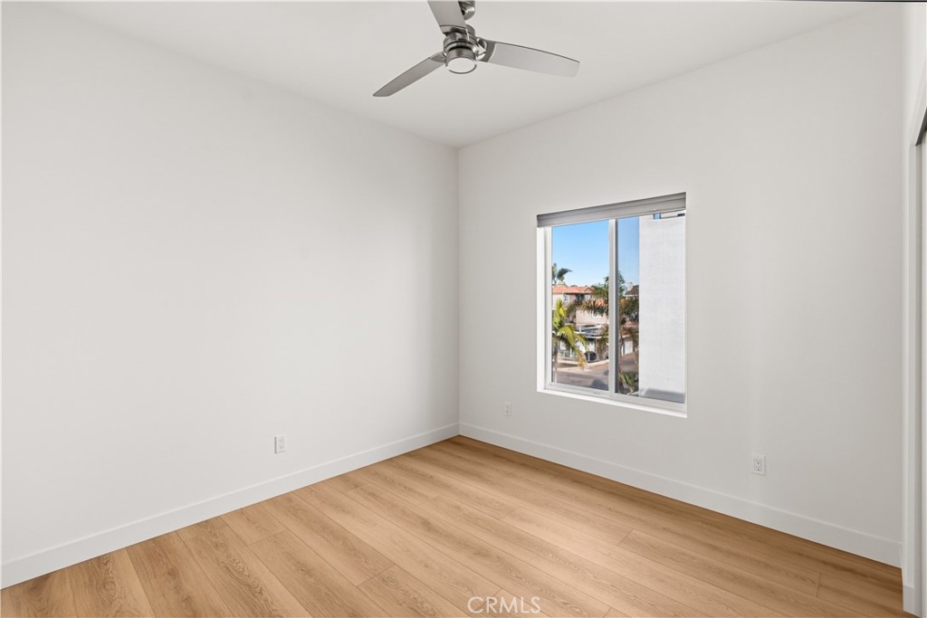 215 Oceanside Blvd 4 Property Photo 10