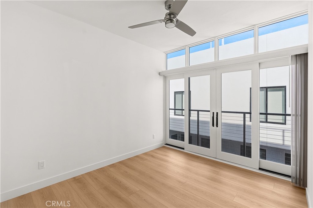 215 Oceanside Blvd 5 Property Photo 8
