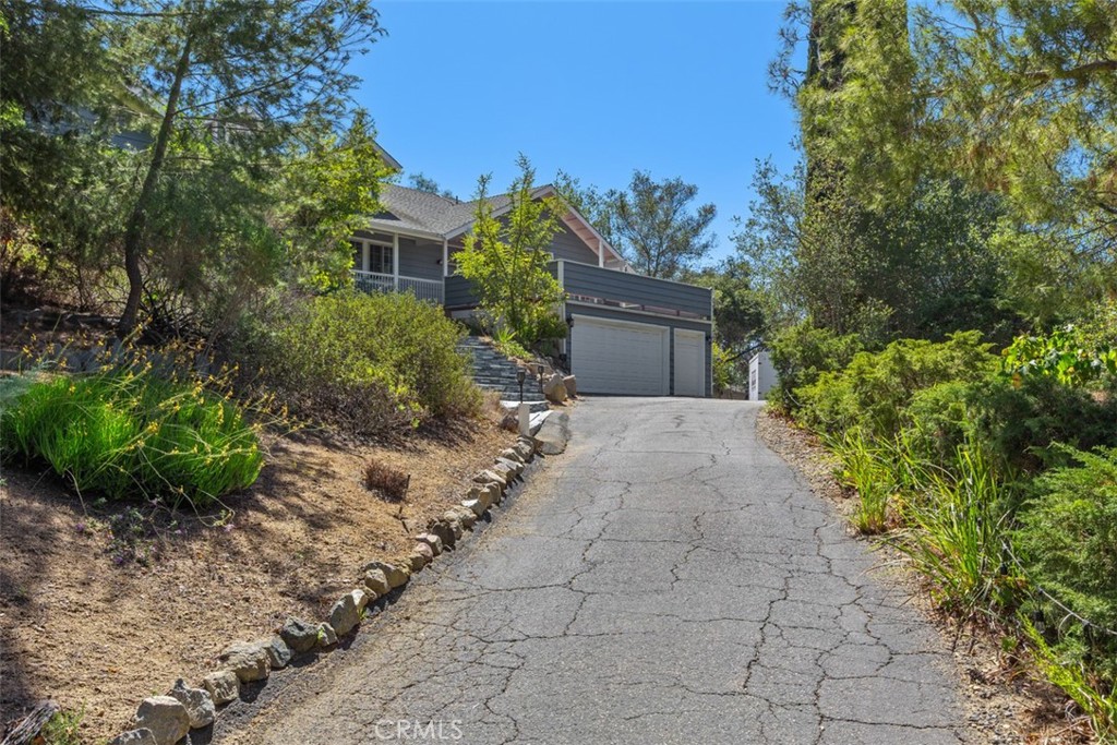 1619 Ranchwood Lane Property Photo 4