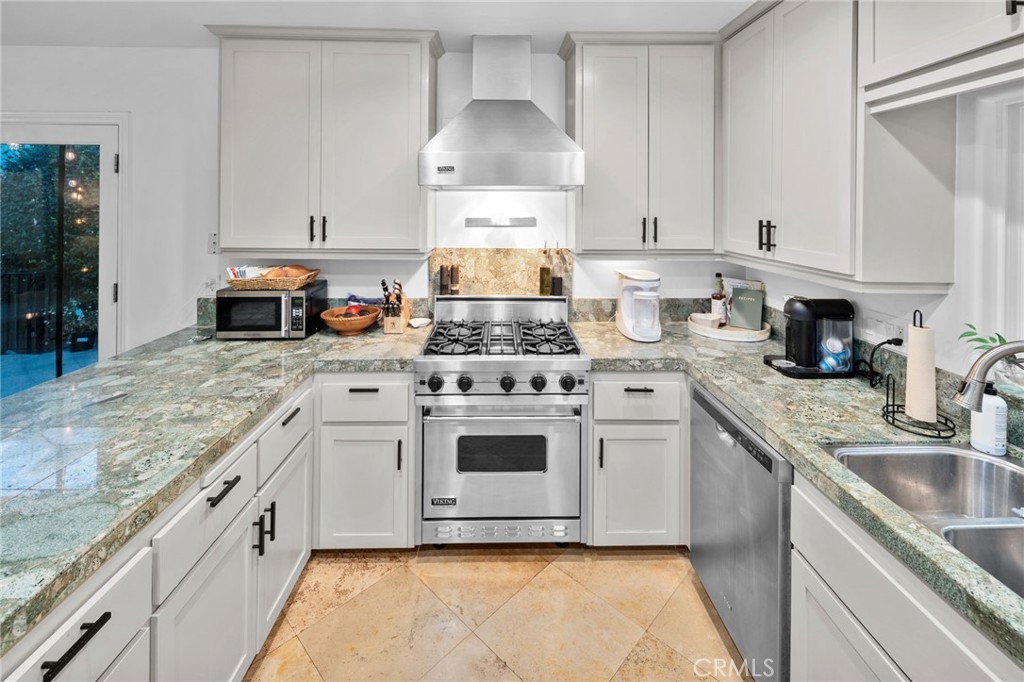 720 3rd Property Photo 12